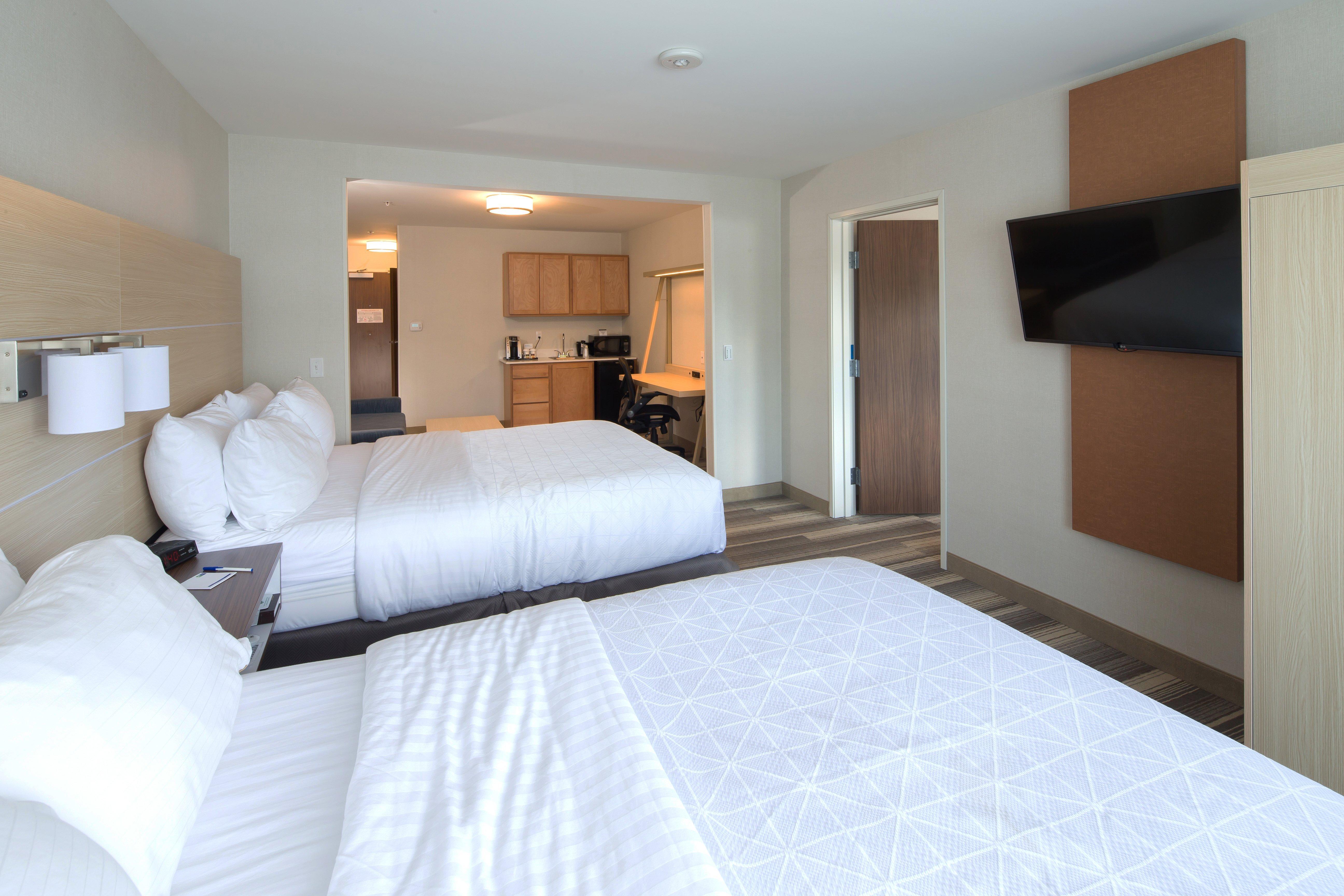 Holiday Inn Express Hotel & Suites Detroit-Utica By Ihg Exterior photo