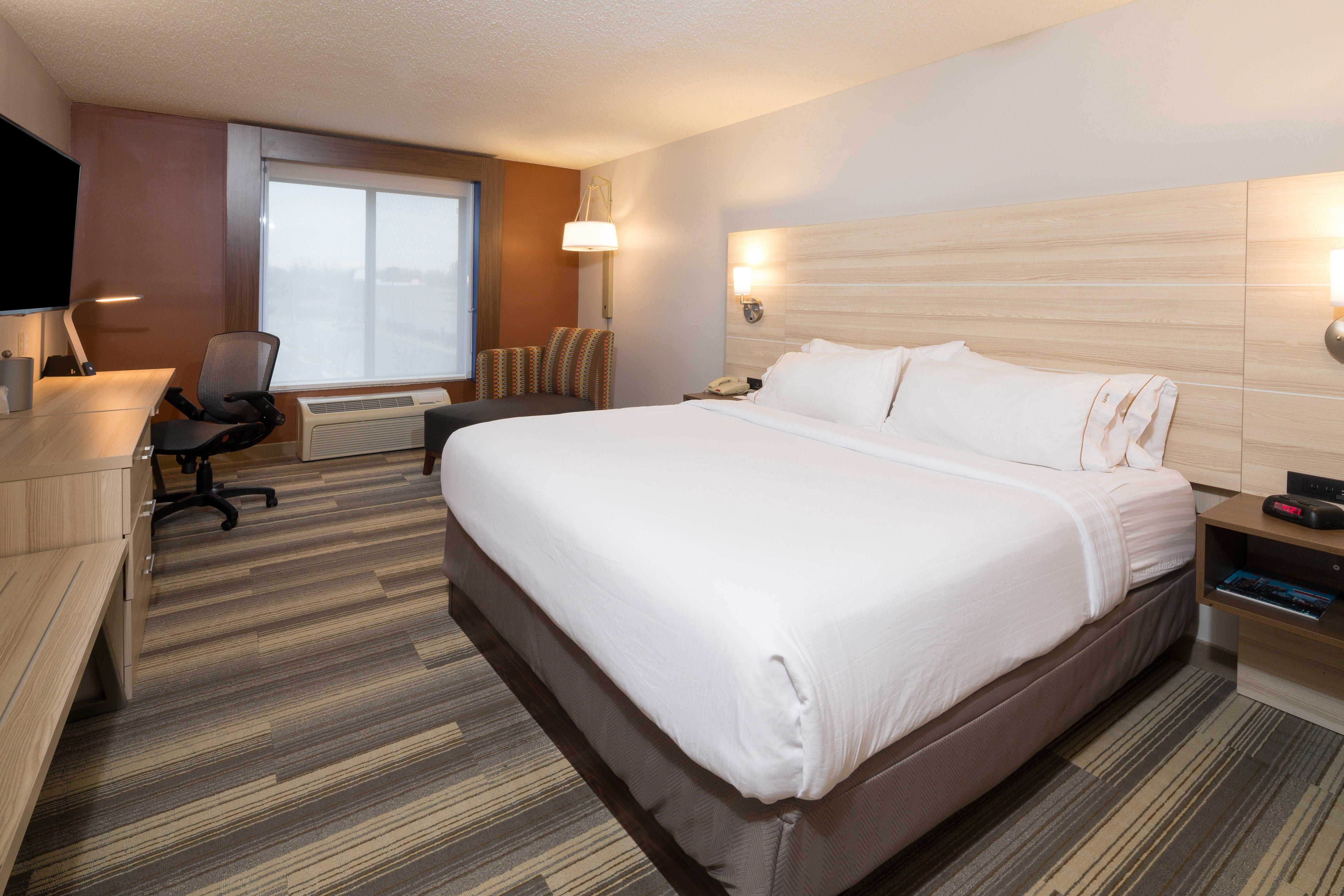 Holiday Inn Express Hotel & Suites Detroit-Utica By Ihg Exterior photo